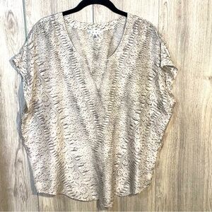 CAbi Women's Gray Black 100% Silk Scoop Neck Dolman Cap Sleeve Pullover Blouse M